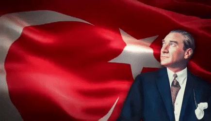 Mustafa Kemal Atatürk ve Türk bayrağı