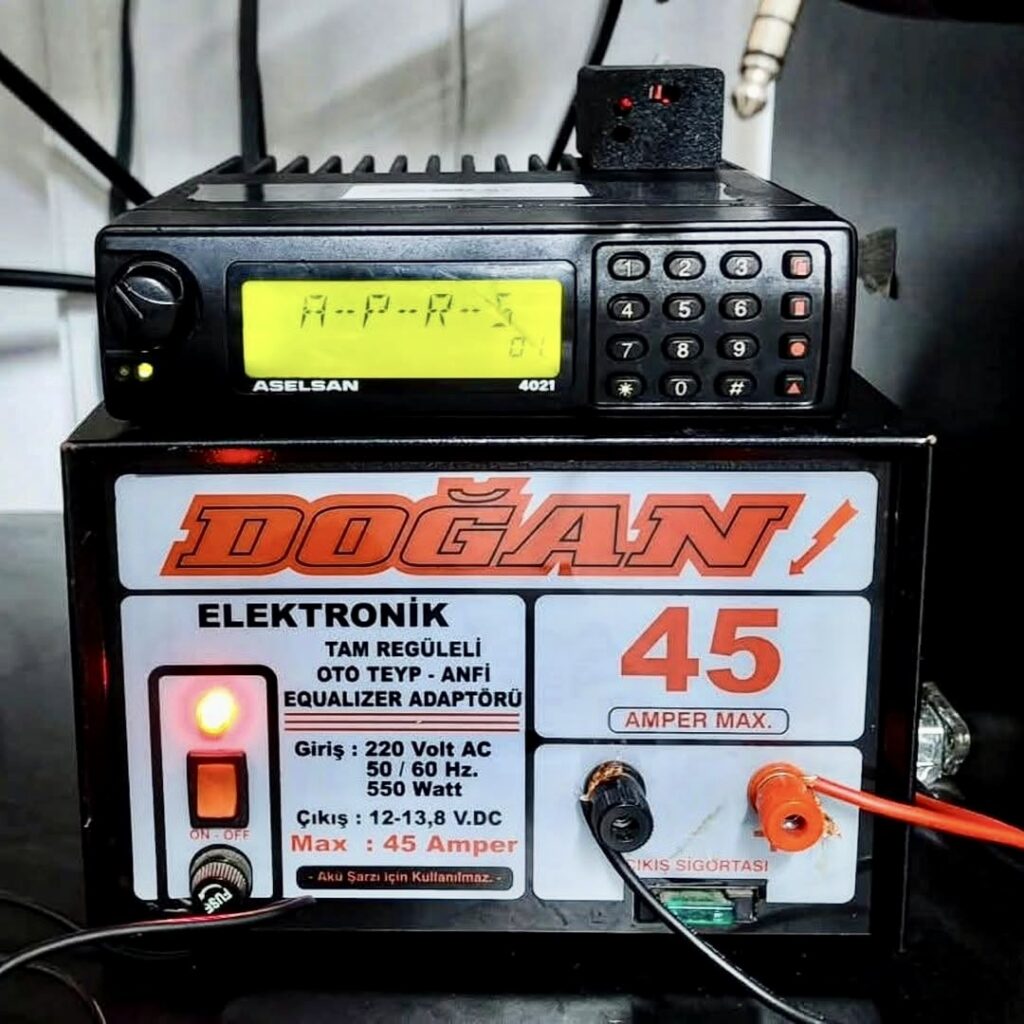 @ym1kaa-R⤓Download-1024x1024 TAMAD Teknik Altyapısını Güçlendiriyor: APRS Cihazımız Devreye Alındı!