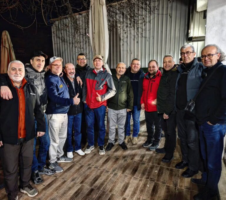 @ym1kaa - R⤓Download 7